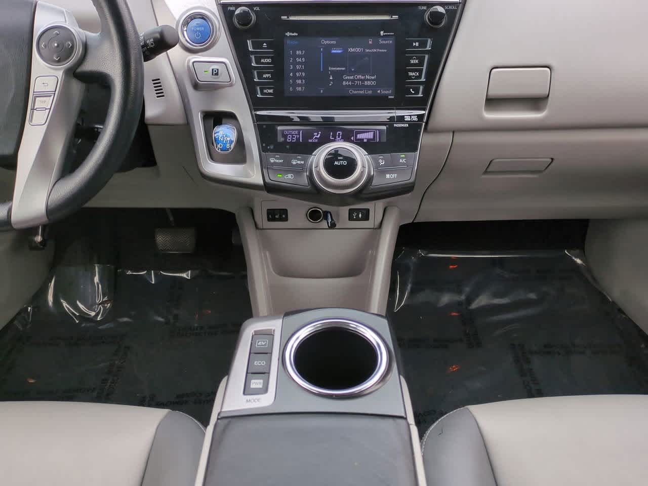 Thumbnail: 2015 Toyota Prius v - 18