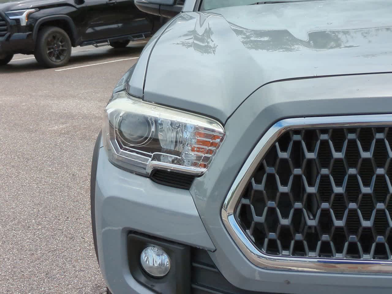 Thumbnail: 2019 Toyota Tacoma - 10