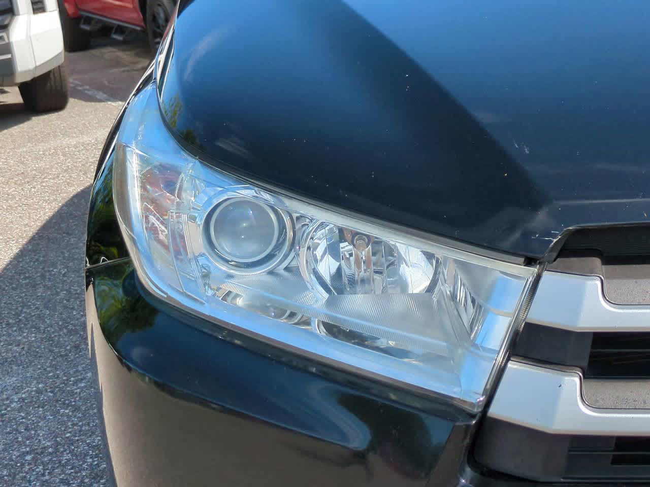 Thumbnail: 2019 Toyota Highlander - 10