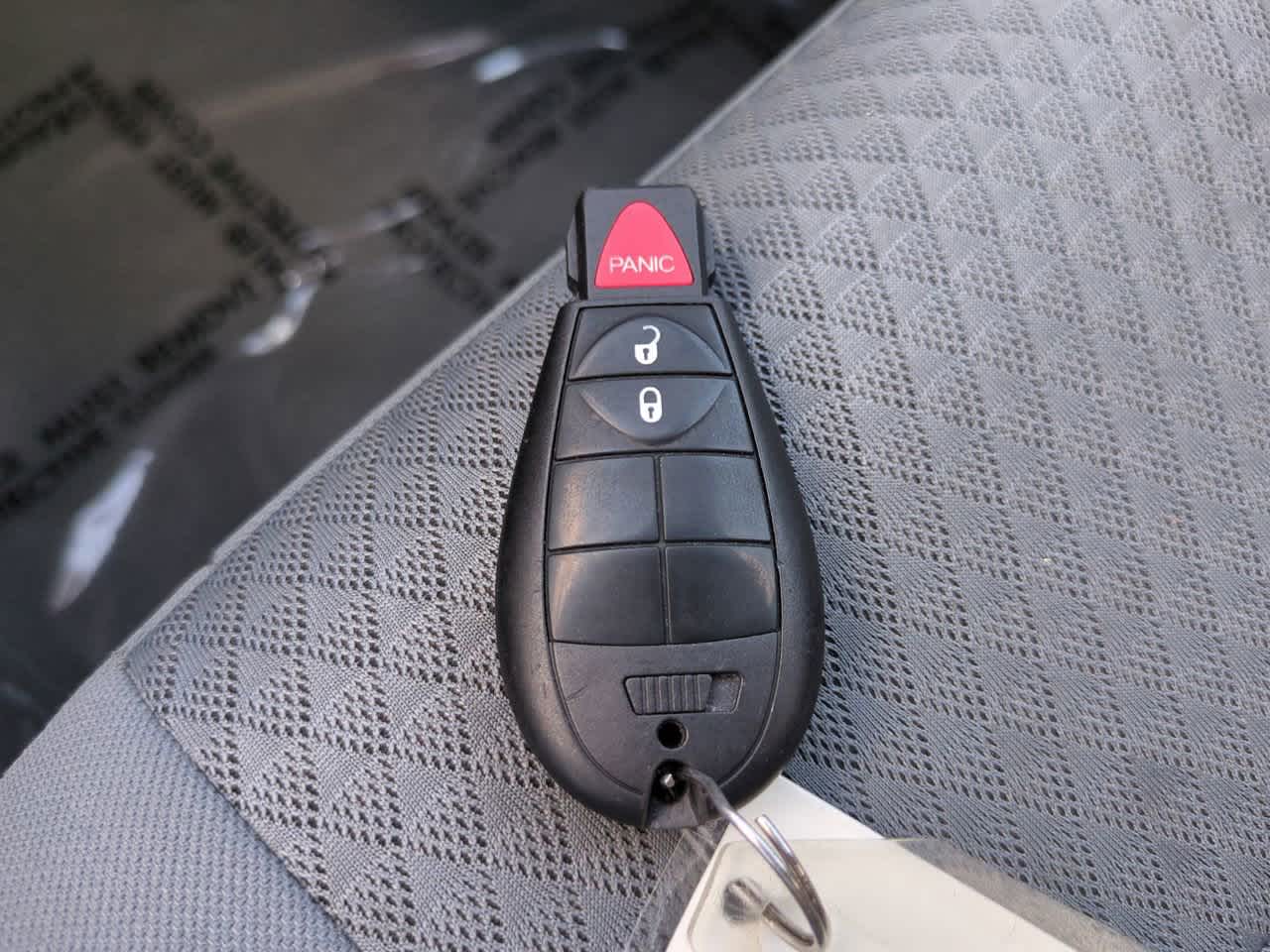 Thumbnail: 2010 Dodge Grand Caravan - 18