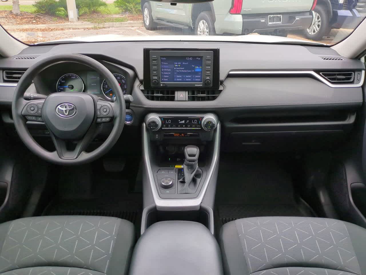 Thumbnail: 2022 Toyota RAV4 - 14