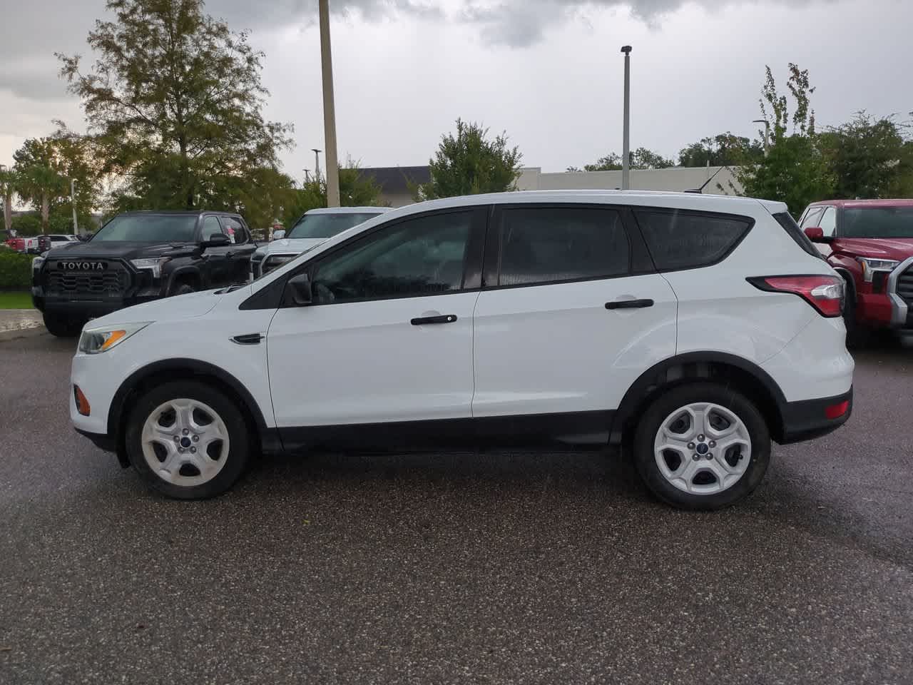 Thumbnail: 2017 Ford Escape - 3