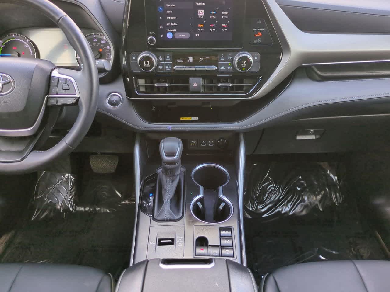 Thumbnail: 2023 Toyota Highlander - 19