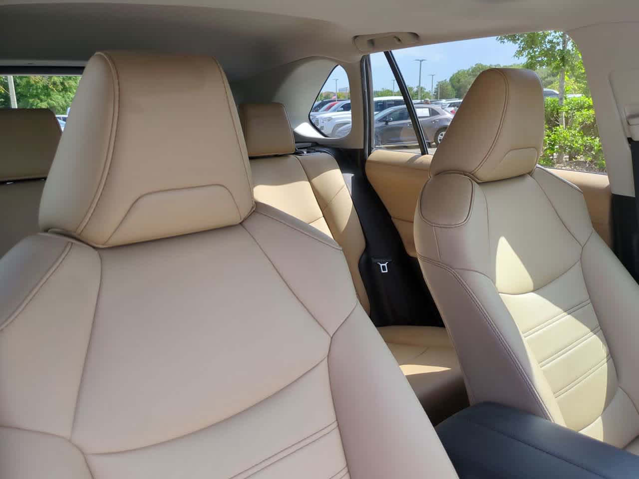 Thumbnail: 2019 Toyota RAV4 - 7