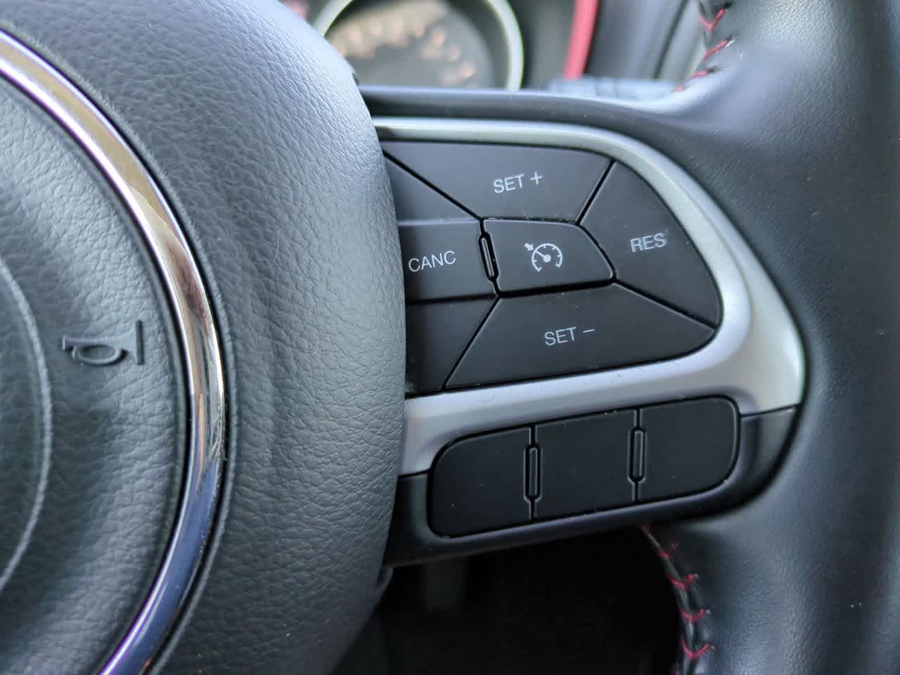 Thumbnail: 2020 Jeep Compass - 23