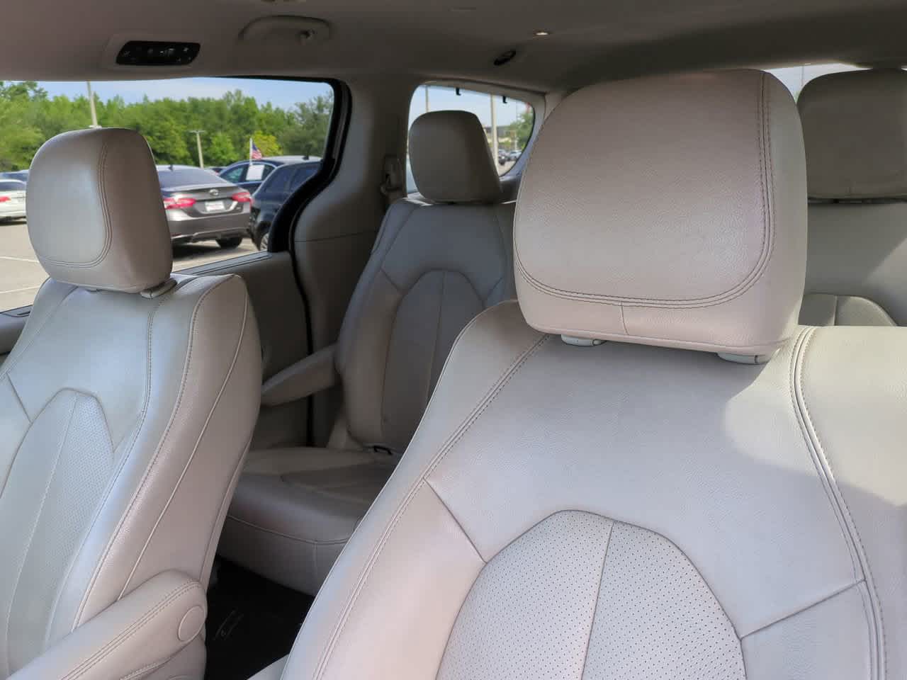 Thumbnail: 2021 Chrysler Pacifica - 8
