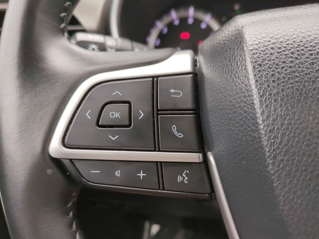 Thumbnail: 2023 Toyota Highlander - 25