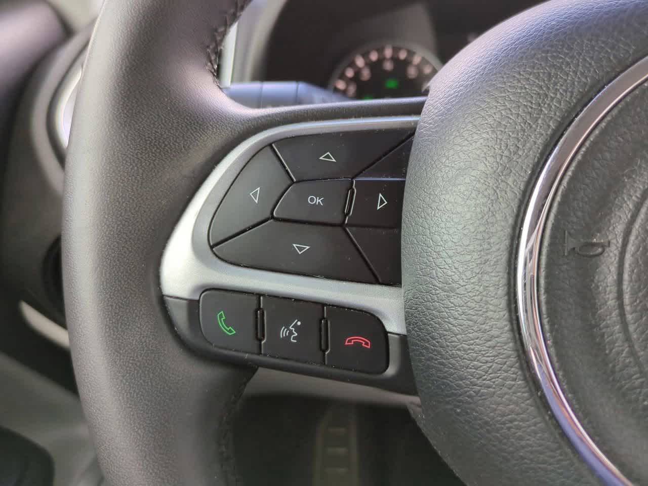 Thumbnail: 2018 Jeep Renegade - 21