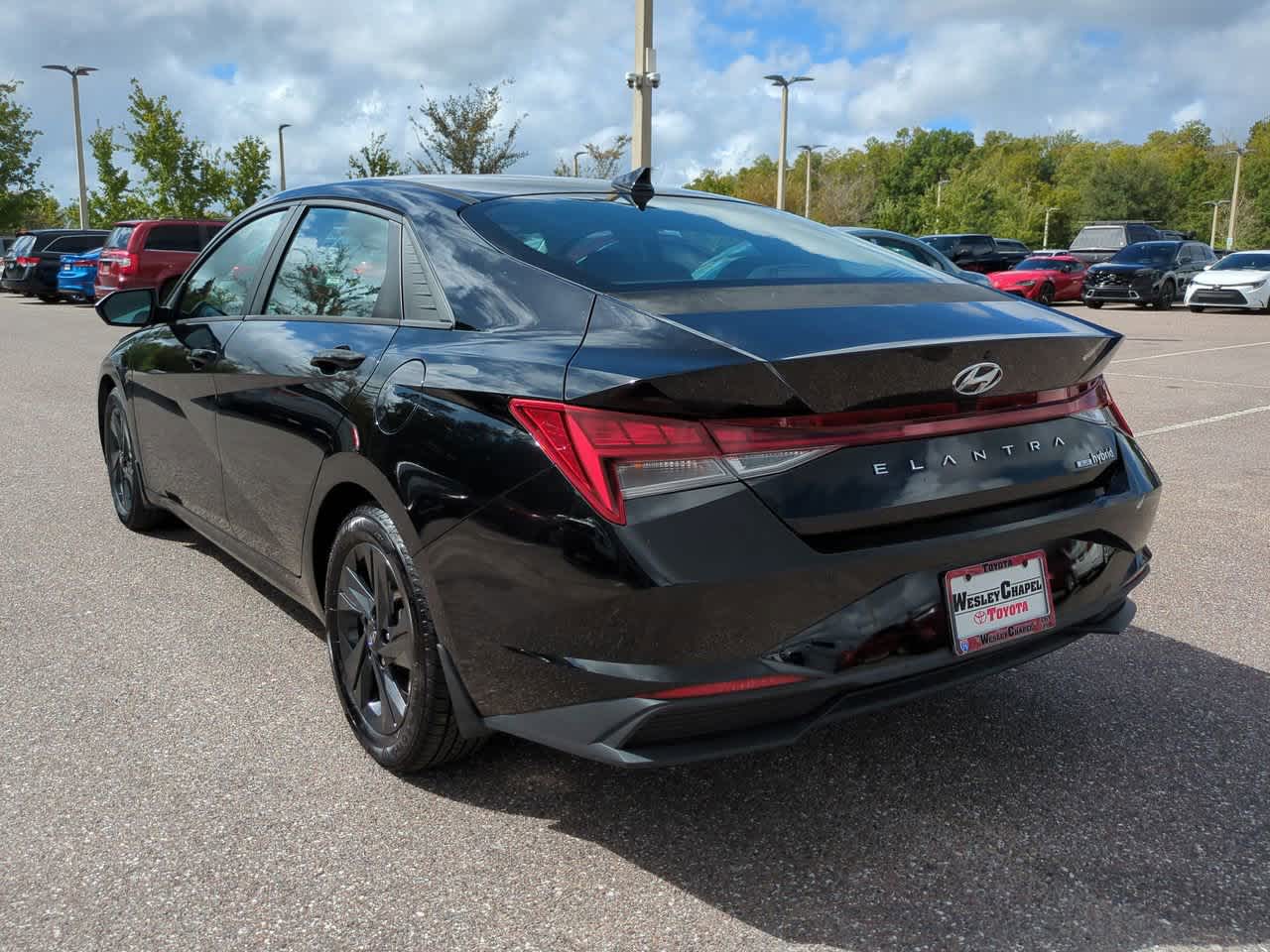 Thumbnail: 2022 Hyundai Elantra - 4
