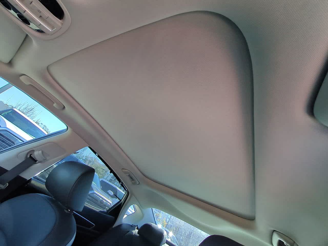 Thumbnail: 2019 Kia Cadenza - 19