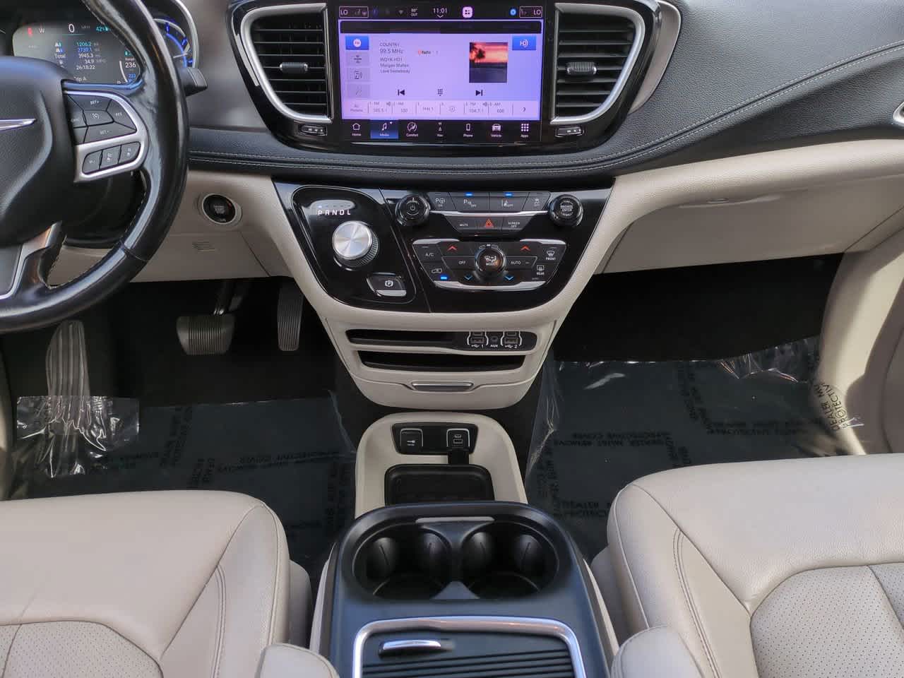Thumbnail: 2021 Chrysler Pacifica - 19