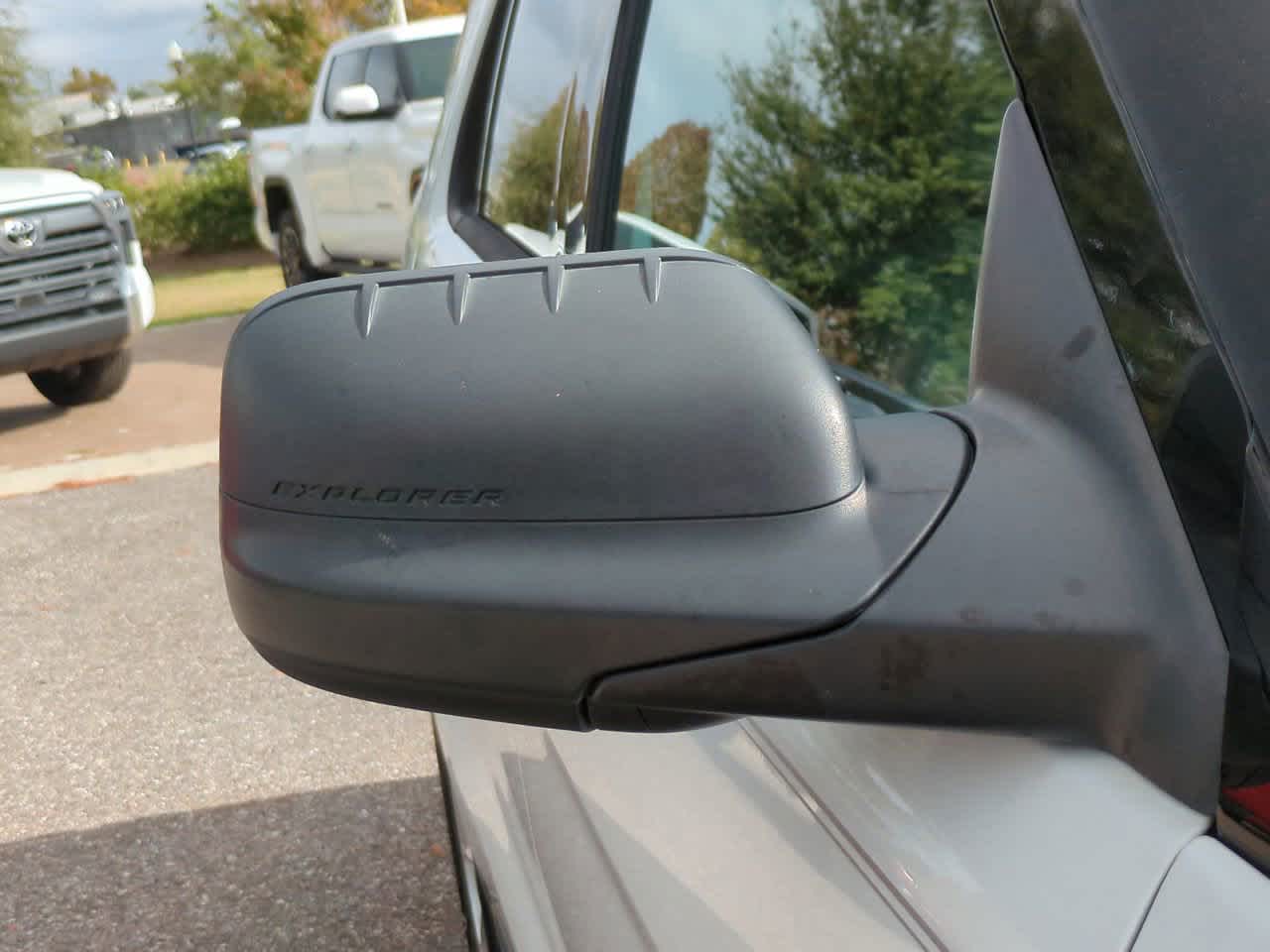 Thumbnail: 2013 Ford Explorer - 12