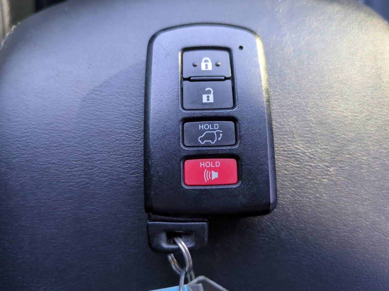 Thumbnail: 2017 Toyota RAV4 - 29