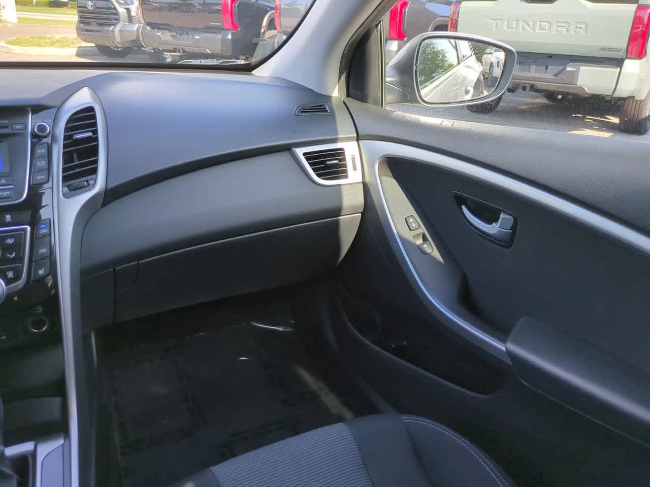 Thumbnail: 2014 Hyundai Elantra - 16