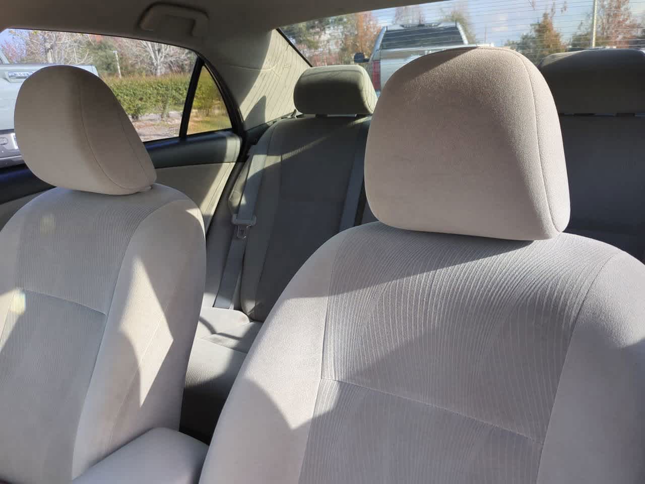 Thumbnail: 2013 Toyota Corolla - 8