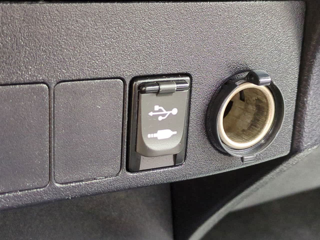 Thumbnail: 2014 Toyota RAV4 - 20