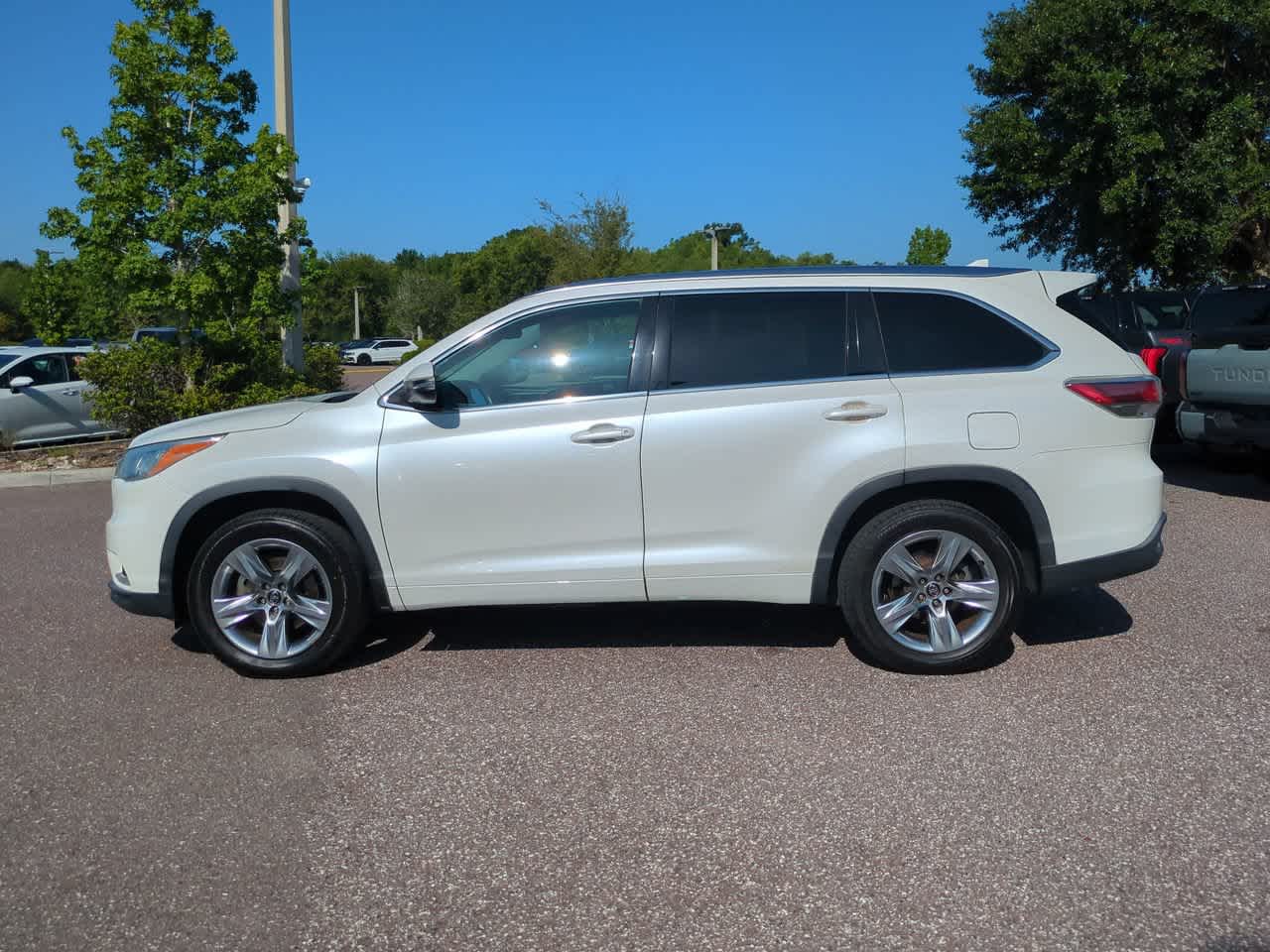 Thumbnail: 2016 Toyota Highlander - 3