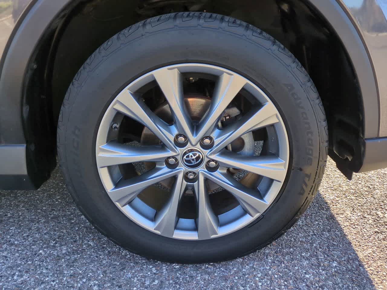 Thumbnail: 2017 Toyota RAV4 - 11