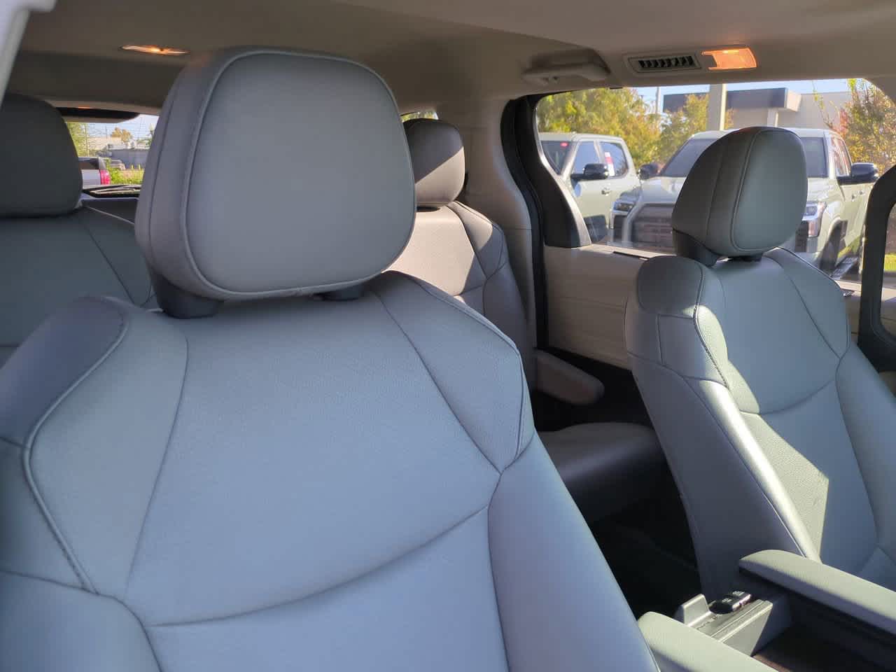 Thumbnail: 2021 Toyota Sienna - 7