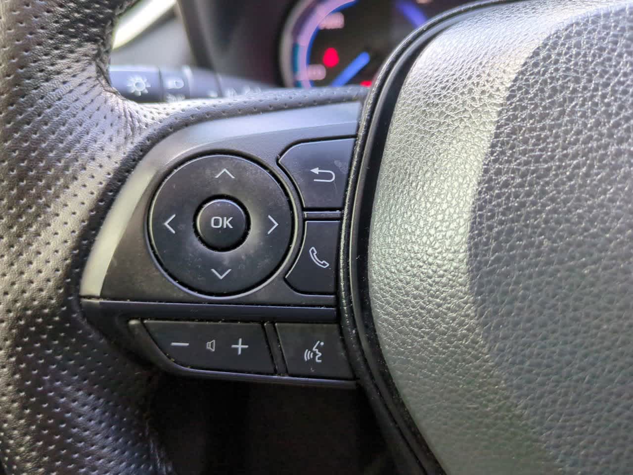 Thumbnail: 2023 Toyota RAV4 - 22