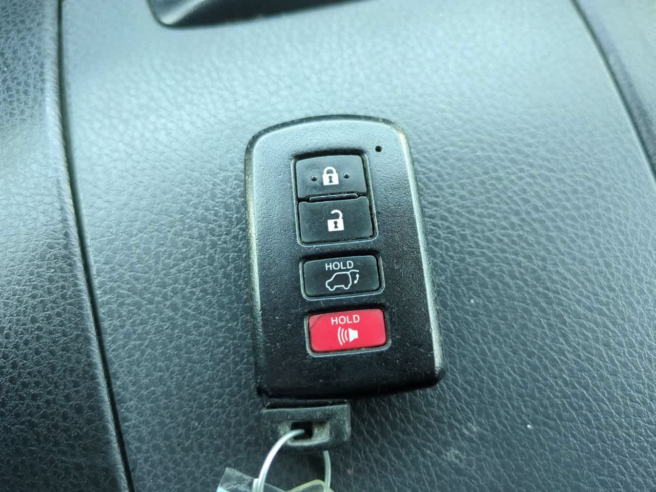 Thumbnail: 2016 Toyota Highlander - 29