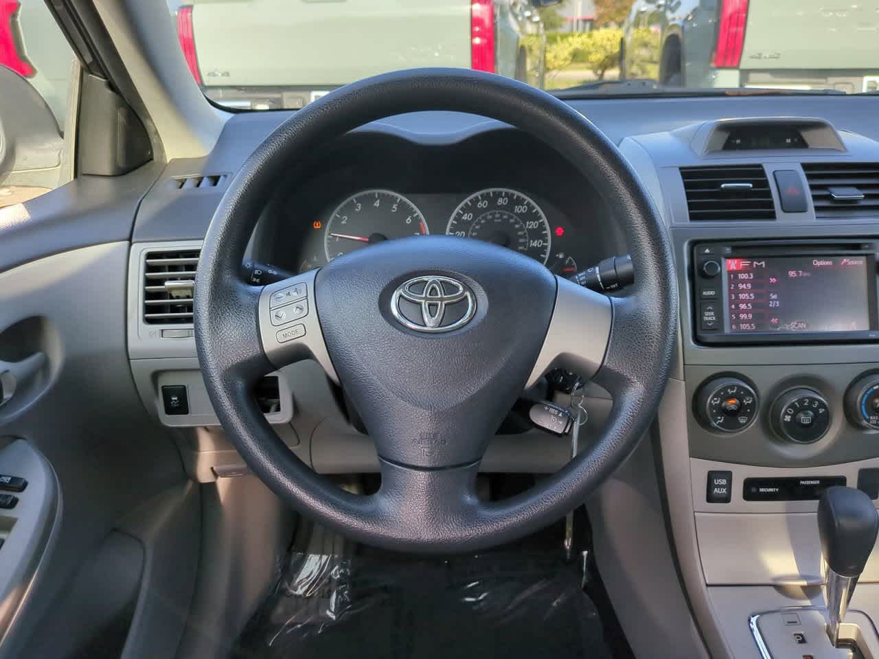 Thumbnail: 2013 Toyota Corolla - 15