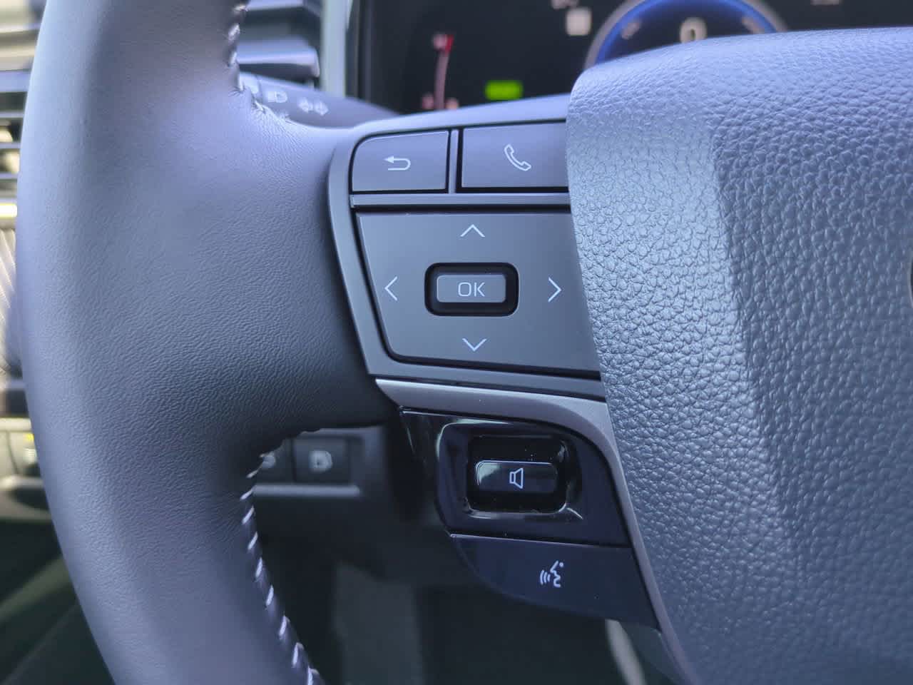 Thumbnail: 2025 Toyota Camry - 22