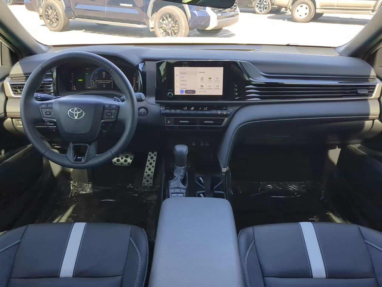 2025 Toyota Camry SE 14