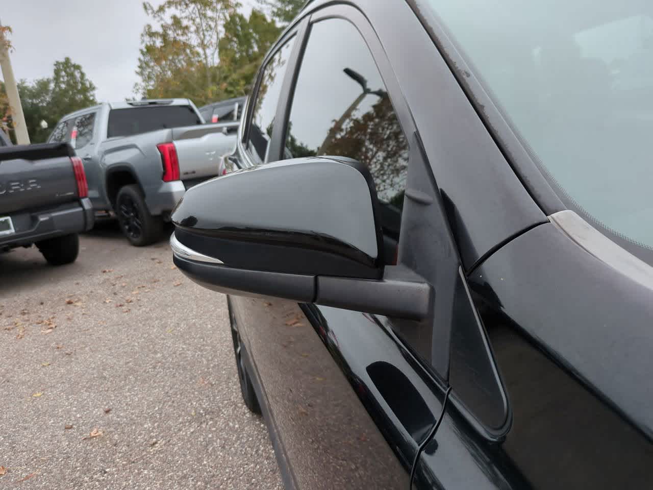 Thumbnail: 2017 Toyota RAV4 - 12