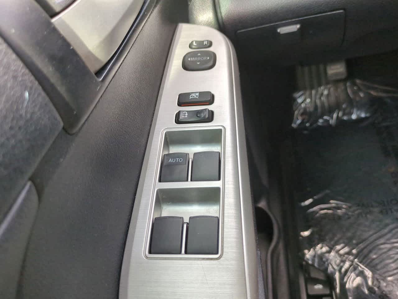 Thumbnail: 2013 Toyota Camry - 21