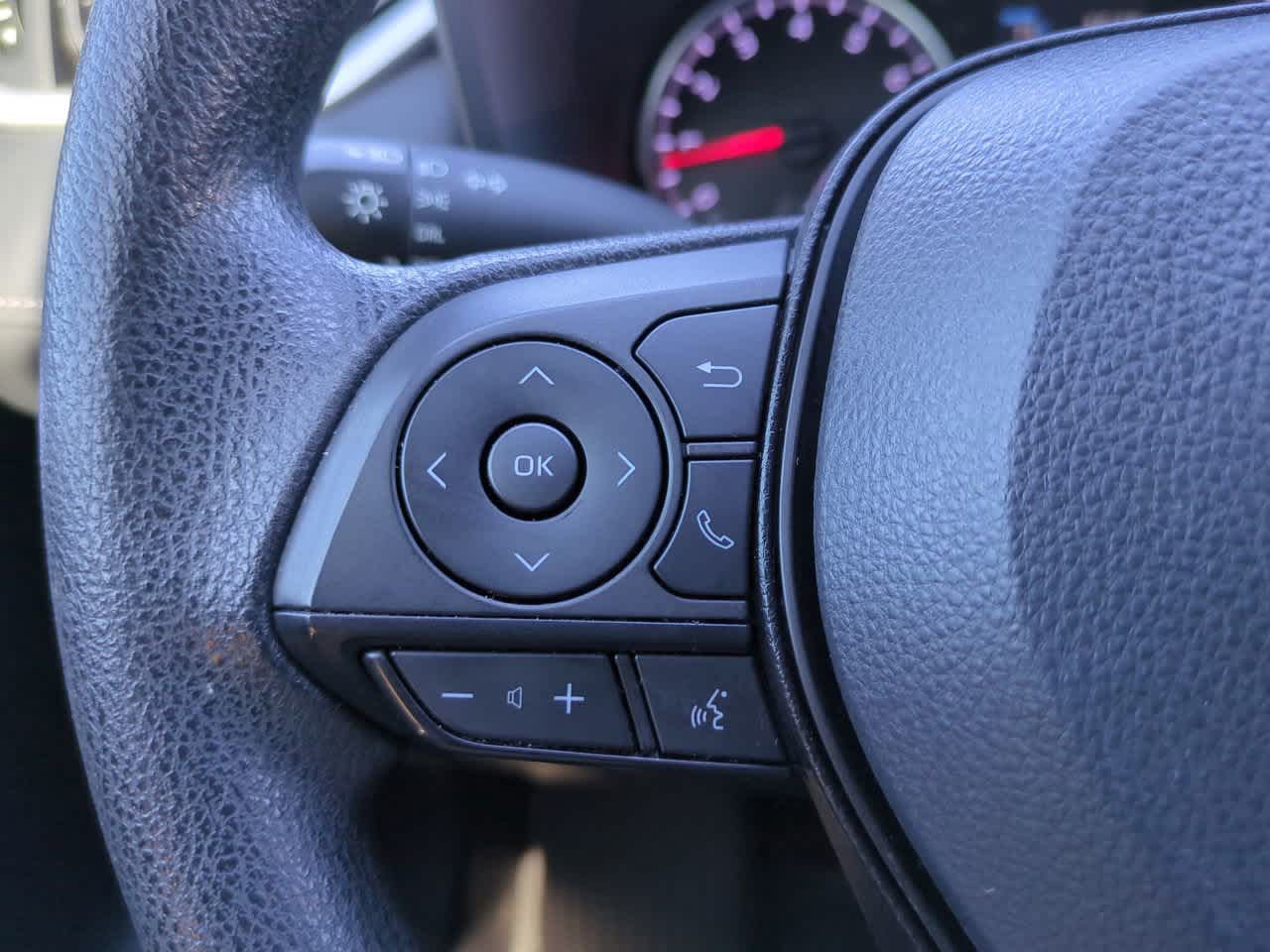 Thumbnail: 2022 Toyota RAV4 - 22