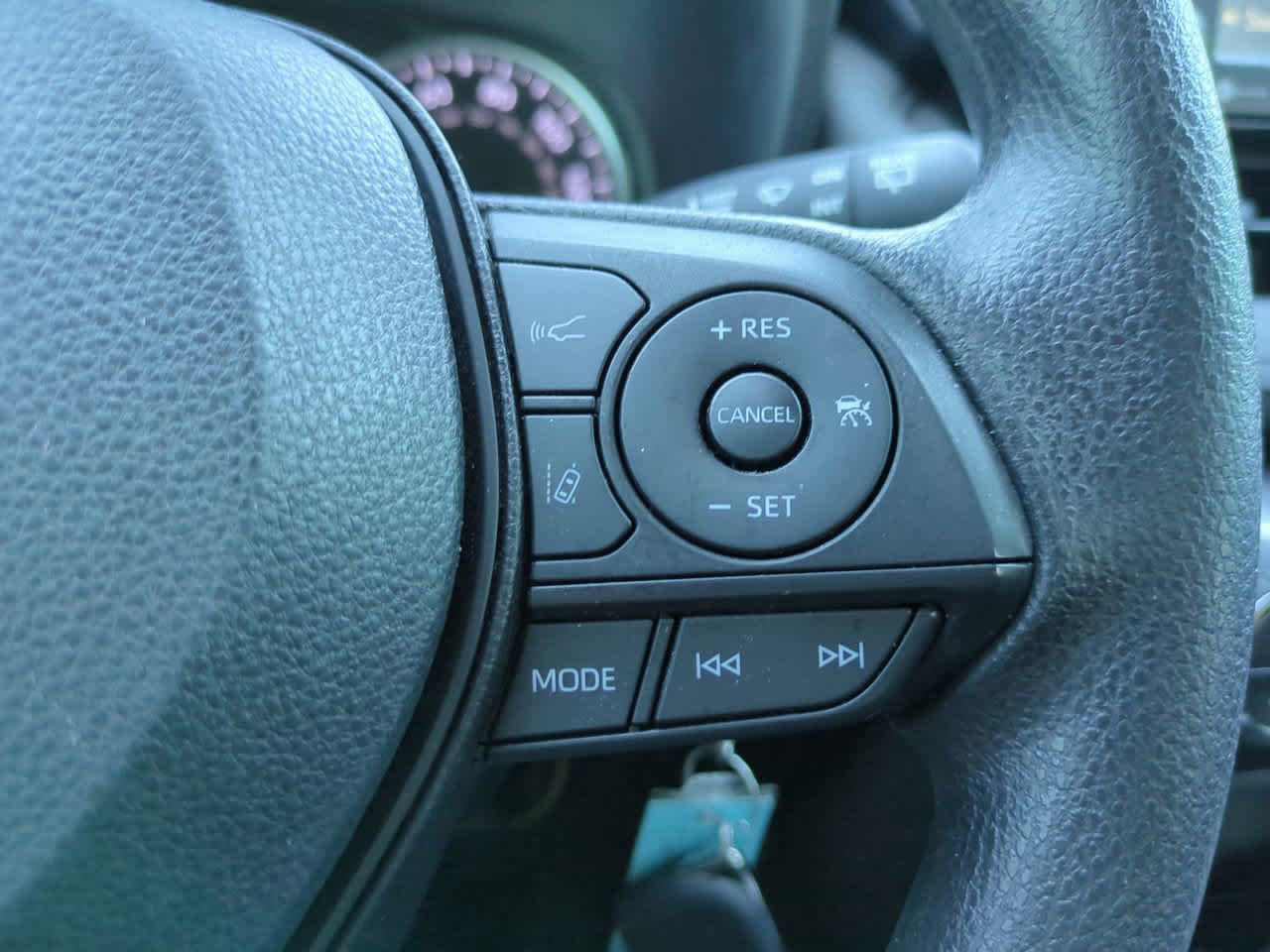 Thumbnail: 2022 Toyota RAV4 - 22