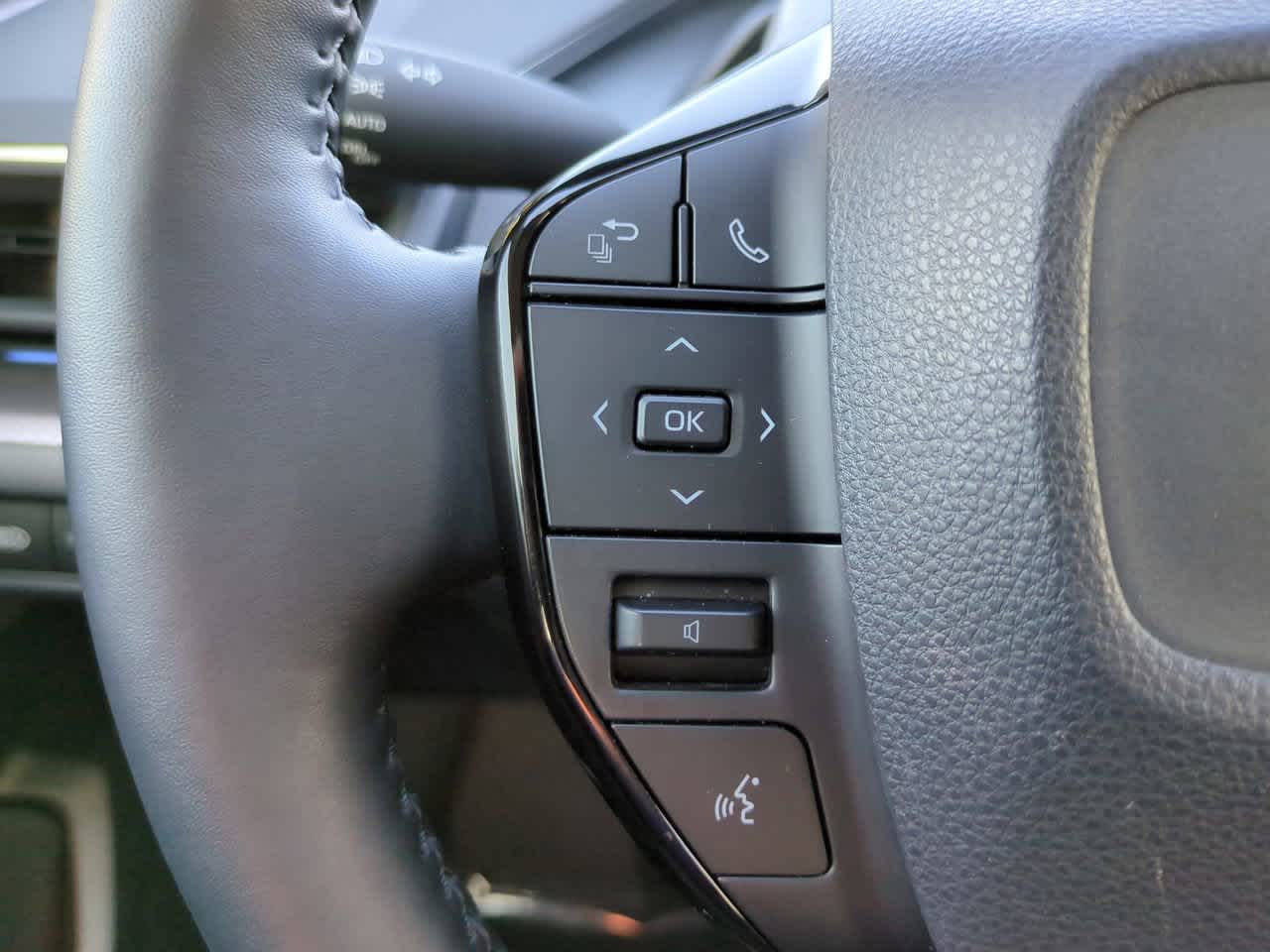 Thumbnail: 2025 Toyota Prius - 22