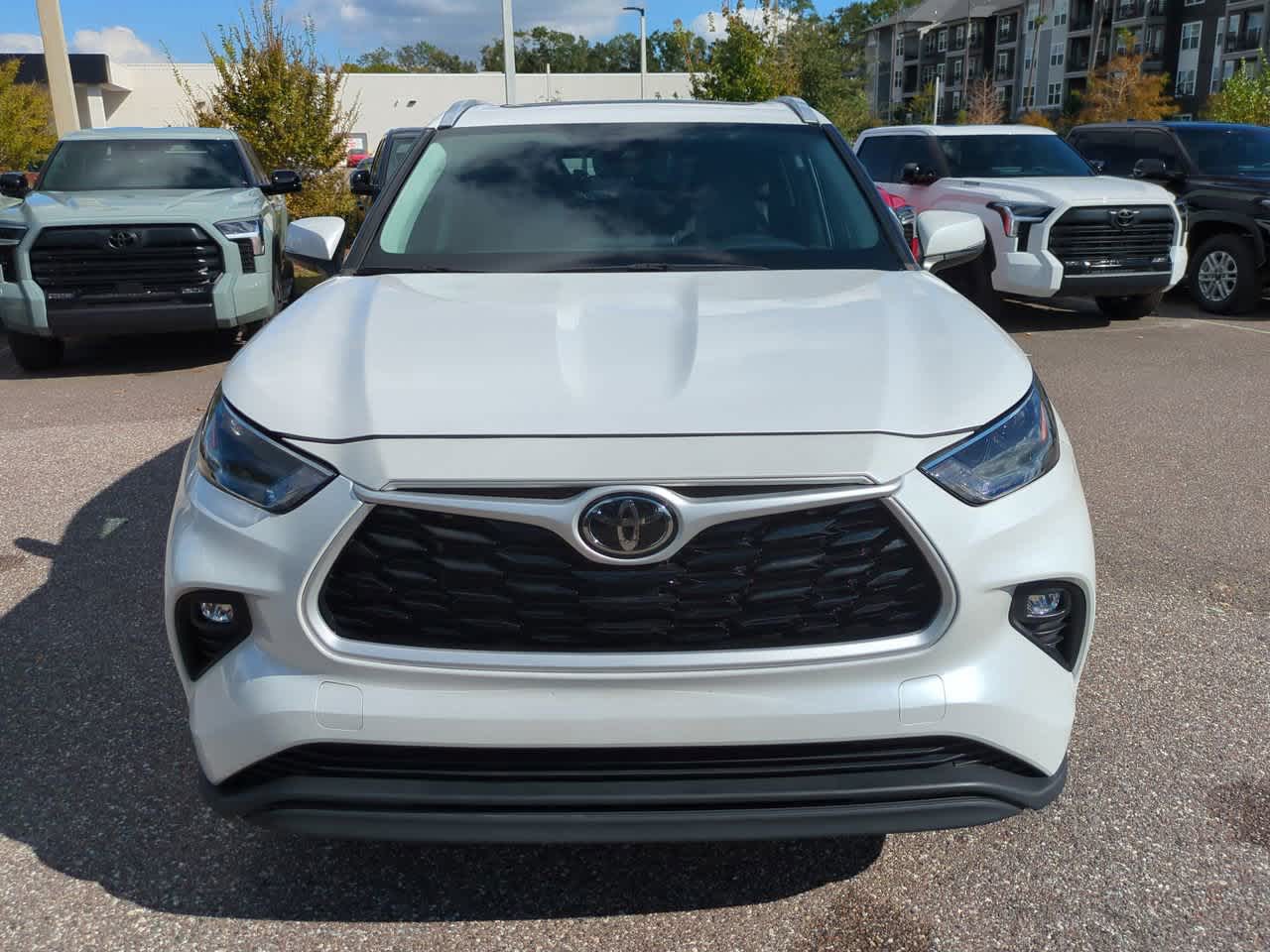 Thumbnail: 2024 Toyota Highlander - 9