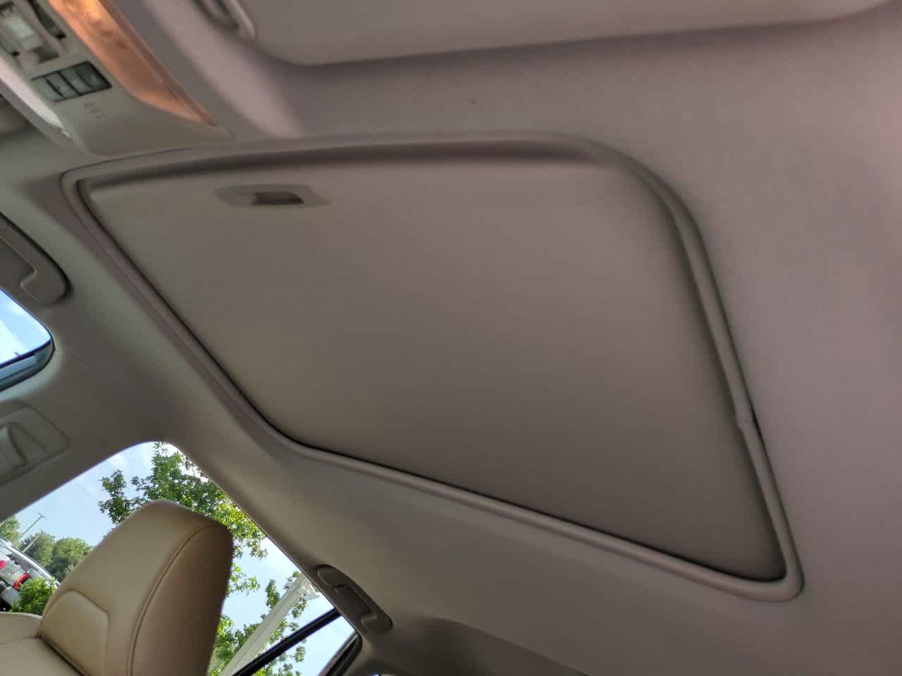 Thumbnail: 2019 Toyota RAV4 - 19
