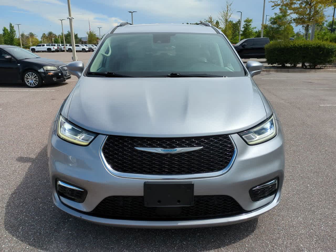 Thumbnail: 2021 Chrysler Pacifica - 9