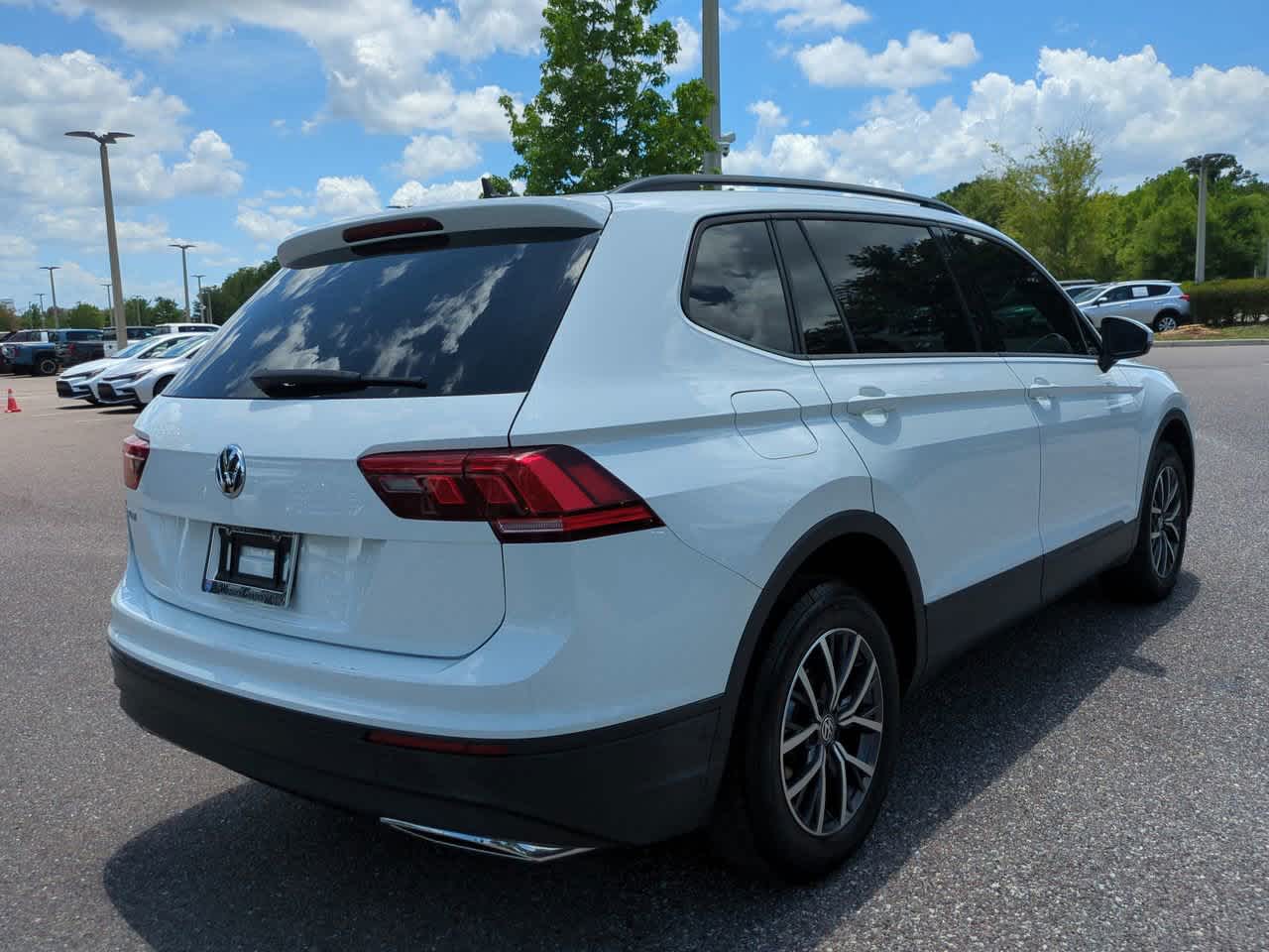 Thumbnail: 2021 Volkswagen Tiguan - 6