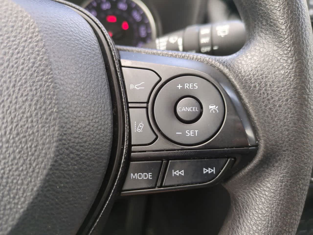 Thumbnail: 2020 Toyota RAV4 - 24