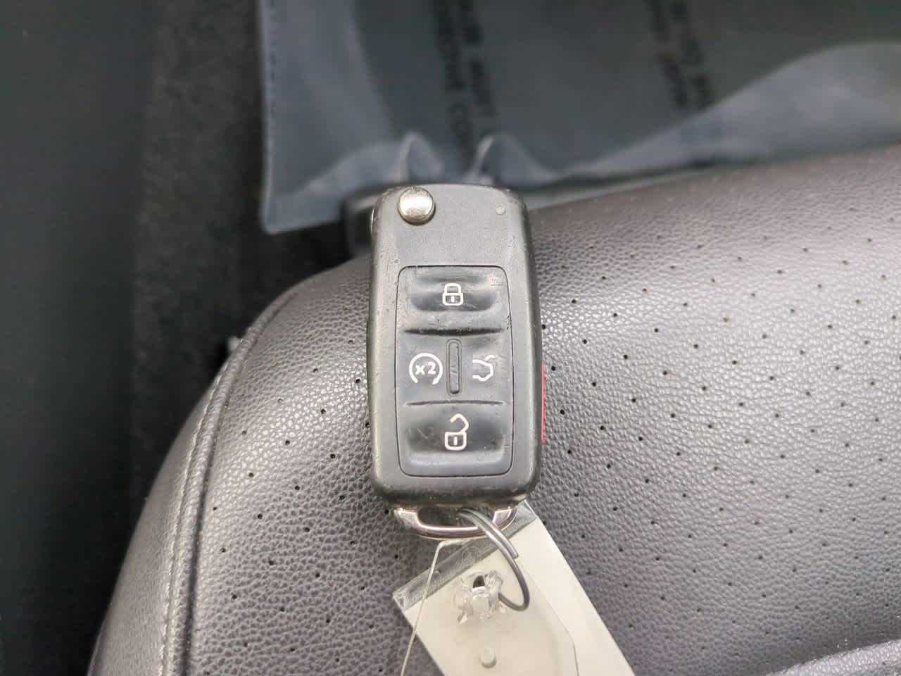 Thumbnail: 2022 Volkswagen Passat - 28