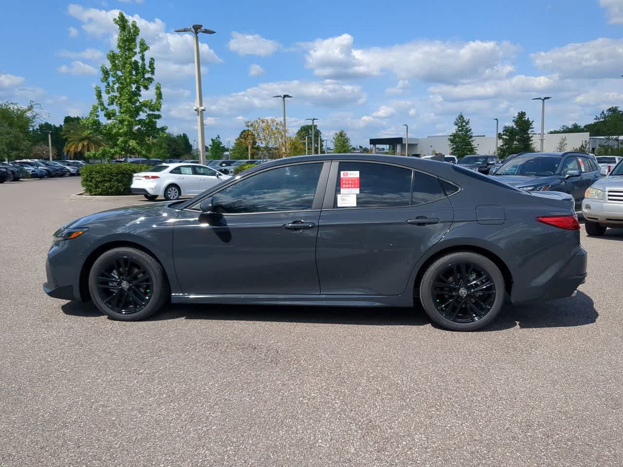 2025 Toyota Camry SE 3
