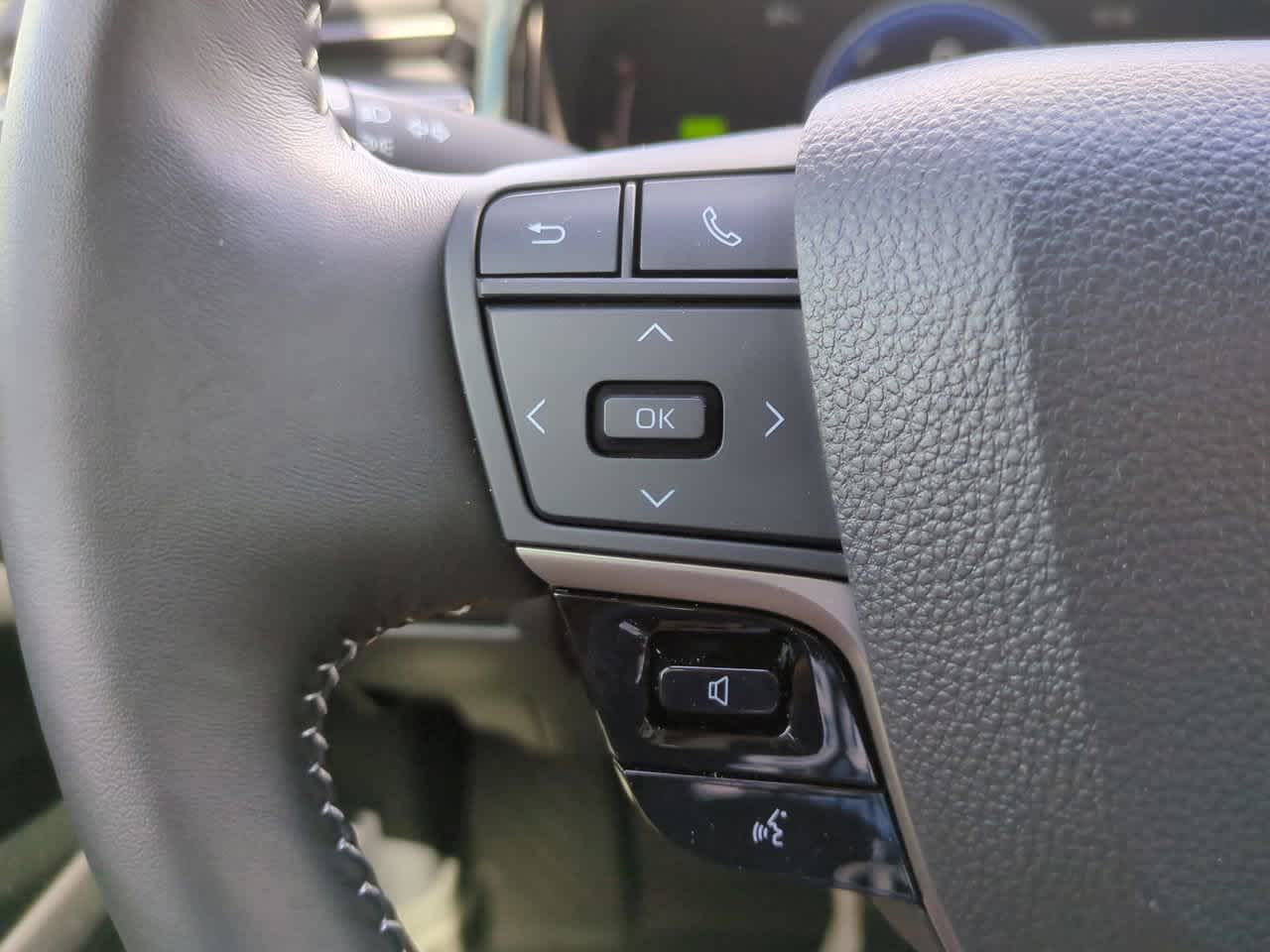 Thumbnail: 2025 Toyota Camry - 23