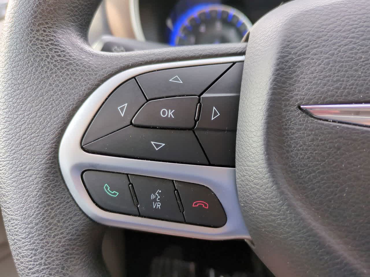 Thumbnail: 2017 Chrysler Pacifica - 23