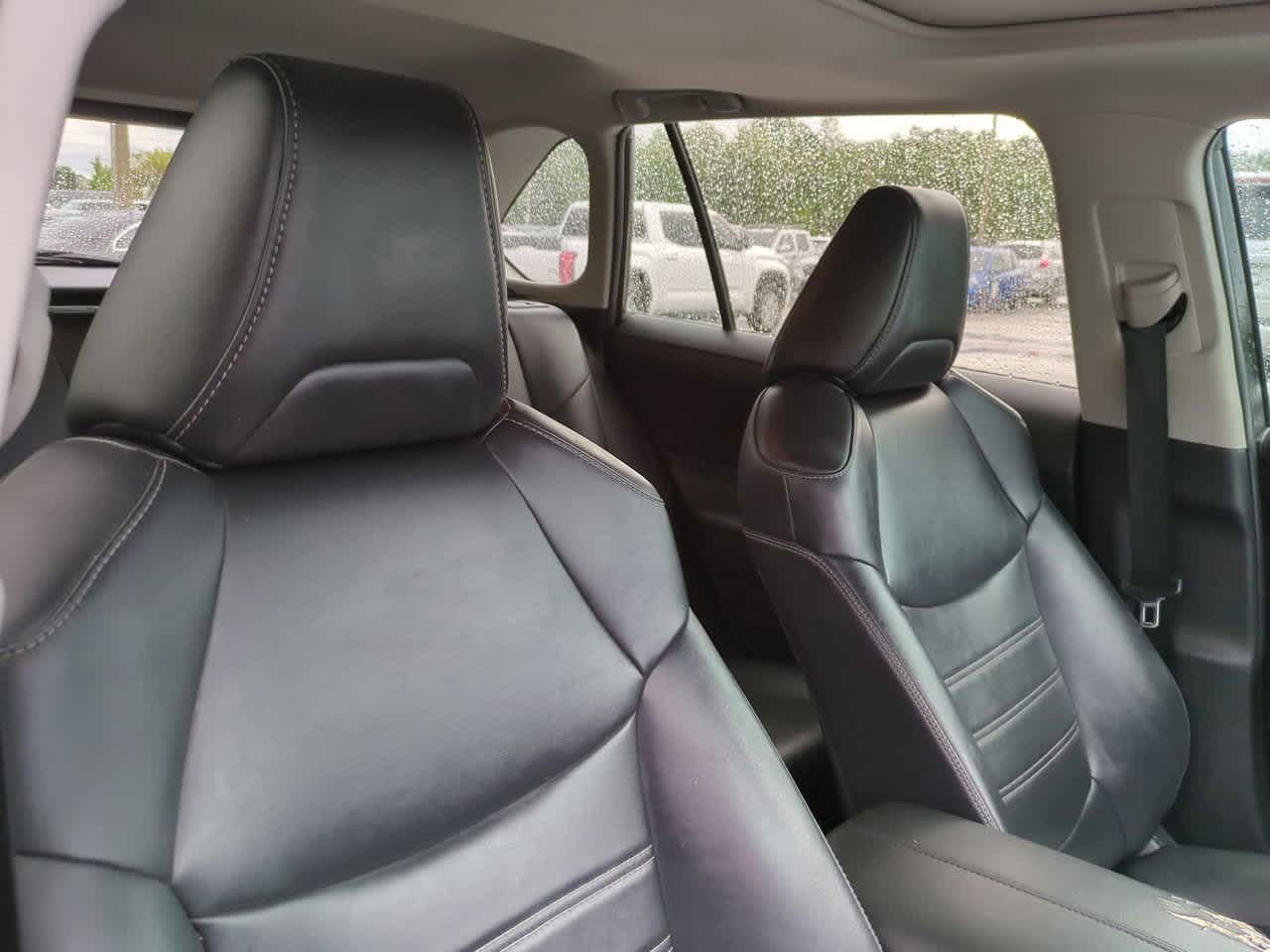 Thumbnail: 2020 Toyota RAV4 - 7