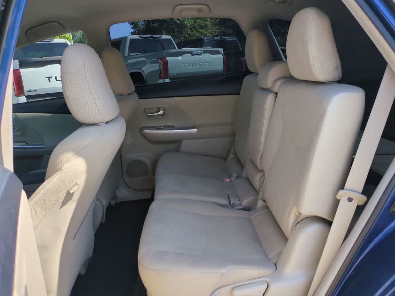 Thumbnail: 2014 Toyota Prius v - 13