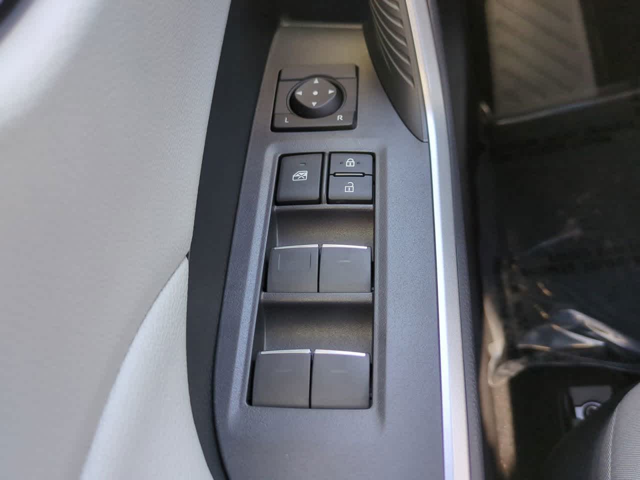 Thumbnail: 2025 Toyota RAV4 - 22