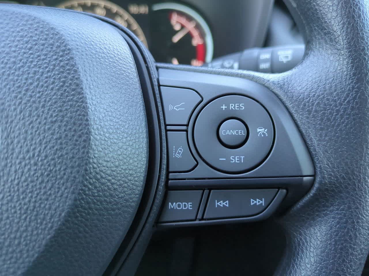 Thumbnail: 2025 Toyota RAV4 - 24