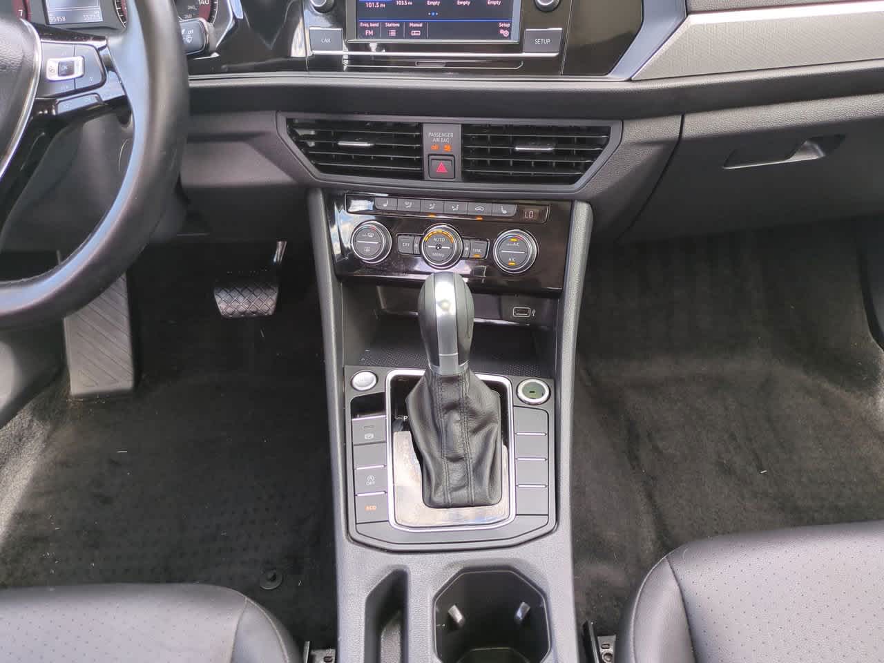 Thumbnail: 2019 Volkswagen Jetta - 18