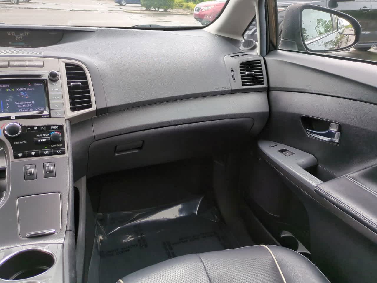 Thumbnail: 2015 Toyota Venza - 16