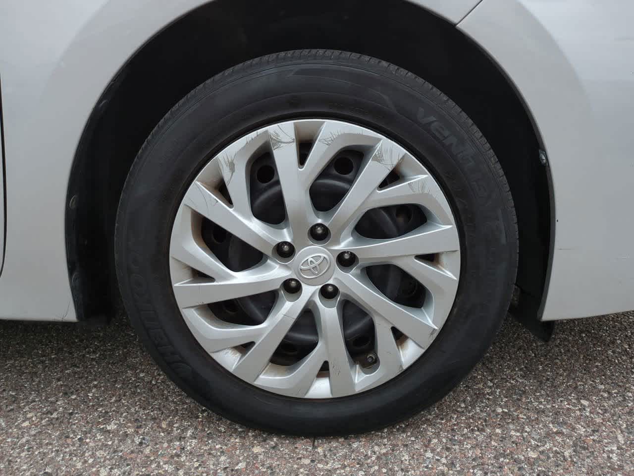 Thumbnail: 2017 Toyota Corolla - 11