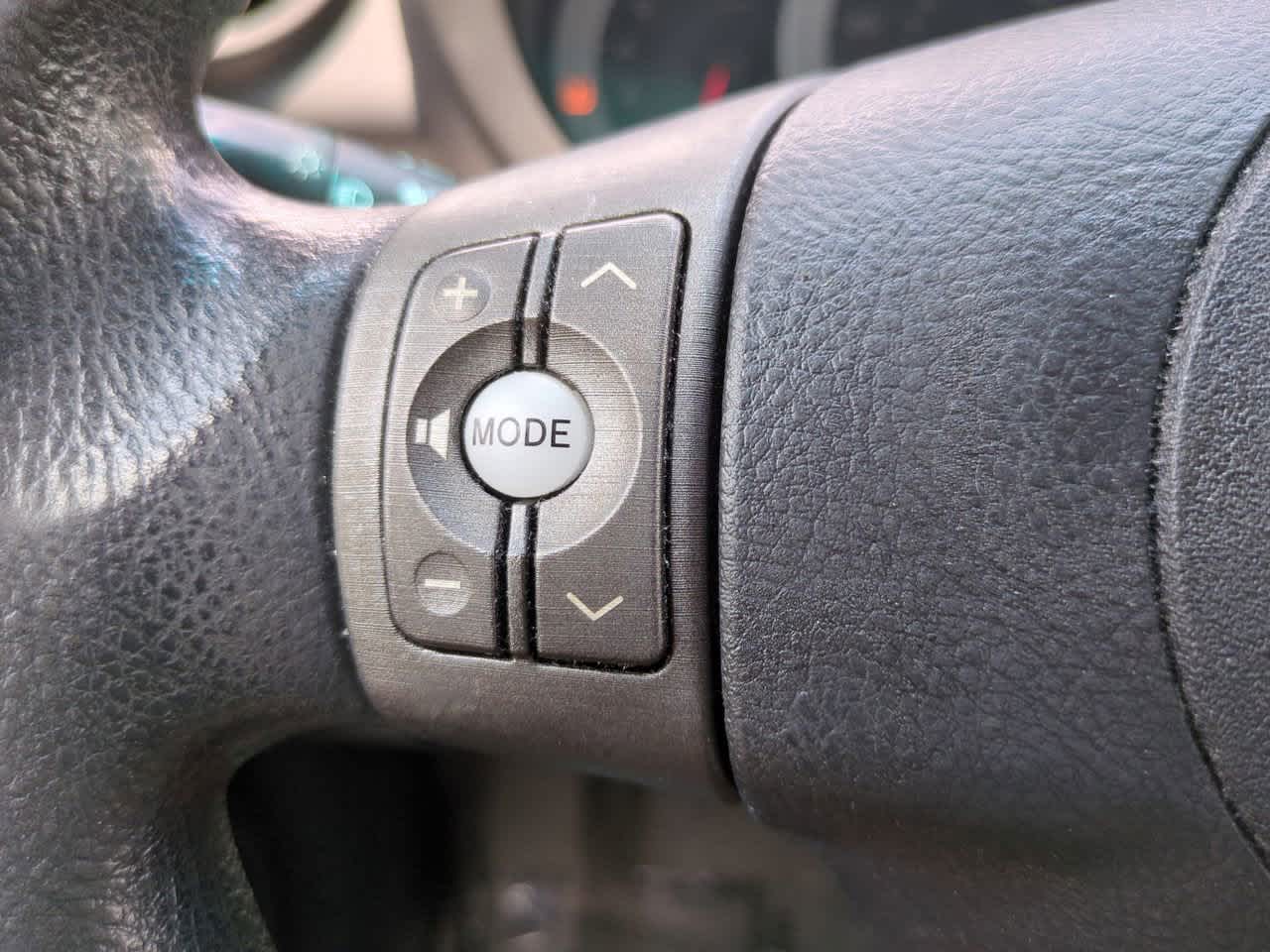Thumbnail: 2012 Toyota RAV4 - 21